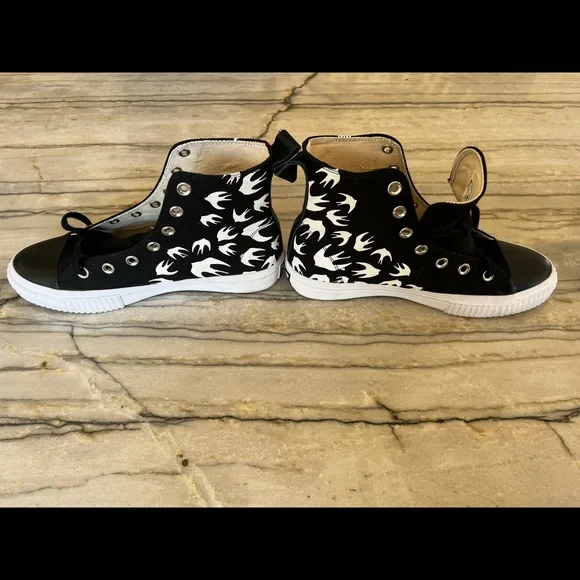 McQueen Hi Top Sneakers Black White Sparrows Brand New - Picture 8 of 11